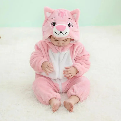 bébé-pyjama-chat-rose-porté-par-bambin