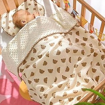 Couverture bébé variante petit ours avec revers à pois minky
