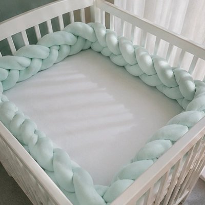 Tresse de lit vert dans lit