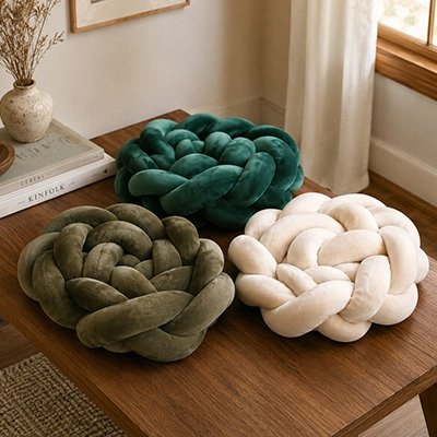 Tresse de lit vert marron et beige sur une table
